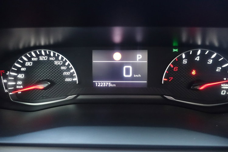 Peugeot 2008 FV 23% Automat Org. Lakier Pełny Serwis FV 1.2 Benz 130KM Gwarancja zdjęcie 9