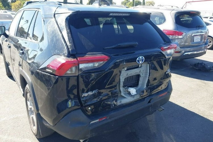 Toyota 4-Runner Hybrid Le 4x4x zdjęcie 6