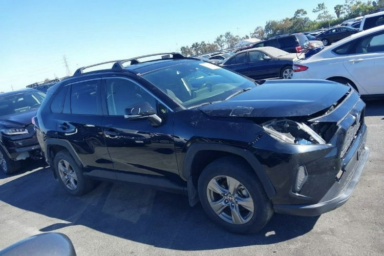 Toyota 4-Runner Hybrid Le 4x4x zdjęcie 7