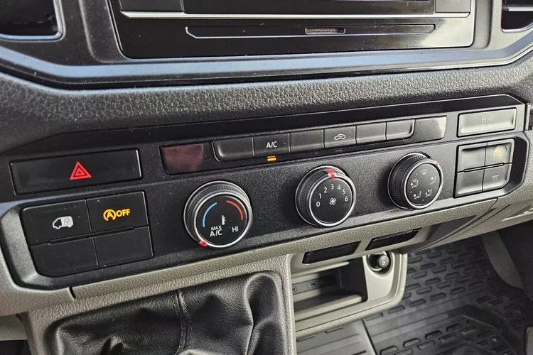 Volkswagen Crafter L3H2 109900zł NETTO Brygadówka 7 osób 2.0TDi/140KM zdjęcie 27