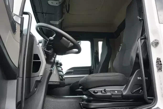 MAN TGS / 26.360 / EURO 6 / CHŁODNIA + WINDA / 23 PALETY zdjęcie 7