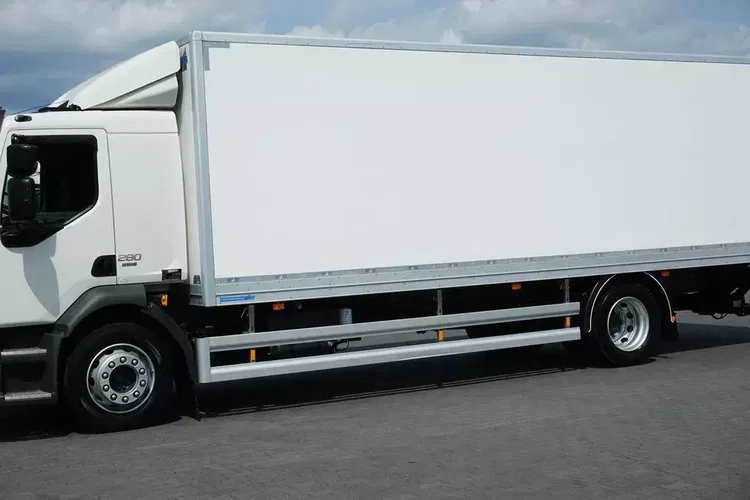 Volvo FL / 280 / EURO 6 / IZOTERMA + WINDA / 18 PALET / ŁAD. 9540 KG zdjęcie 15