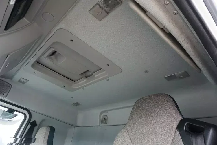 Volvo FL / 280 / EURO 6 / IZOTERMA + WINDA / 18 PALET / ŁAD. 9540 KG zdjęcie 17