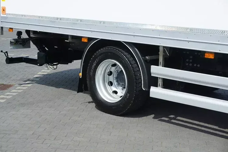 Volvo FL / 280 / EURO 6 / IZOTERMA + WINDA / 18 PALET / ŁAD. 9540 KG zdjęcie 19