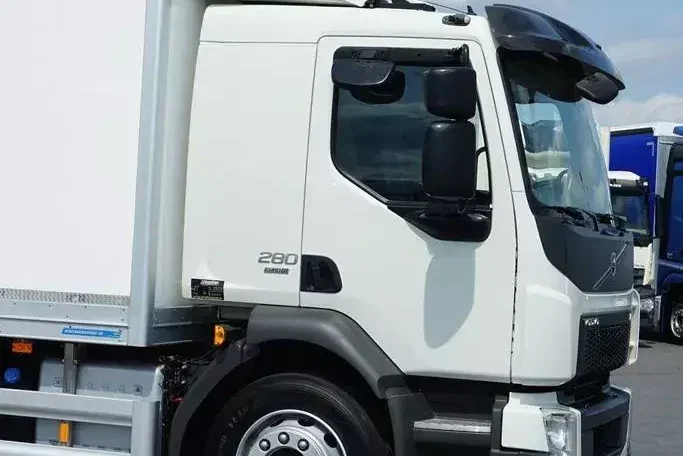 Volvo FL / 280 / EURO 6 / IZOTERMA + WINDA / 18 PALET / ŁAD. 9540 KG zdjęcie 24