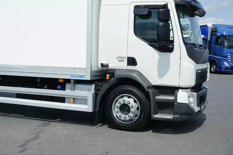 Volvo FL / 280 / EURO 6 / IZOTERMA + WINDA / 18 PALET / ŁAD. 9540 KG zdjęcie 25