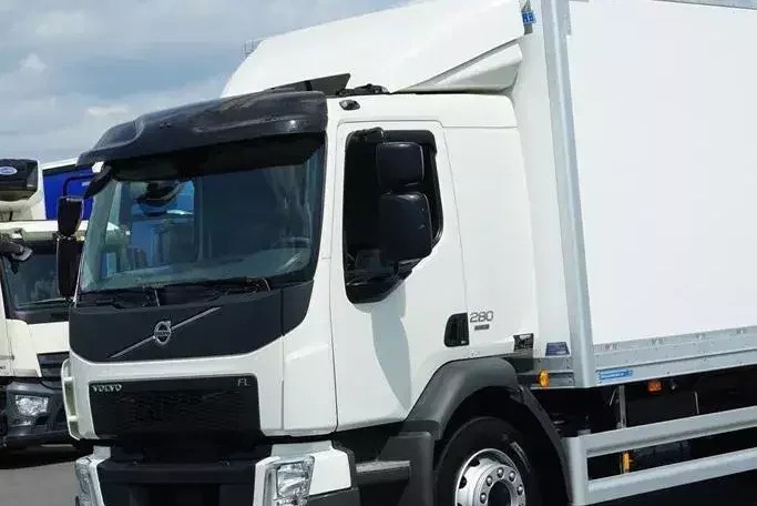 Volvo FL / 280 / EURO 6 / IZOTERMA + WINDA / 18 PALET / ŁAD. 9540 KG zdjęcie 26