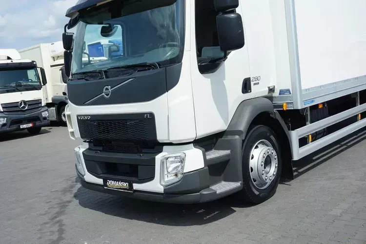 Volvo FL / 280 / EURO 6 / IZOTERMA + WINDA / 18 PALET / ŁAD. 9540 KG zdjęcie 28