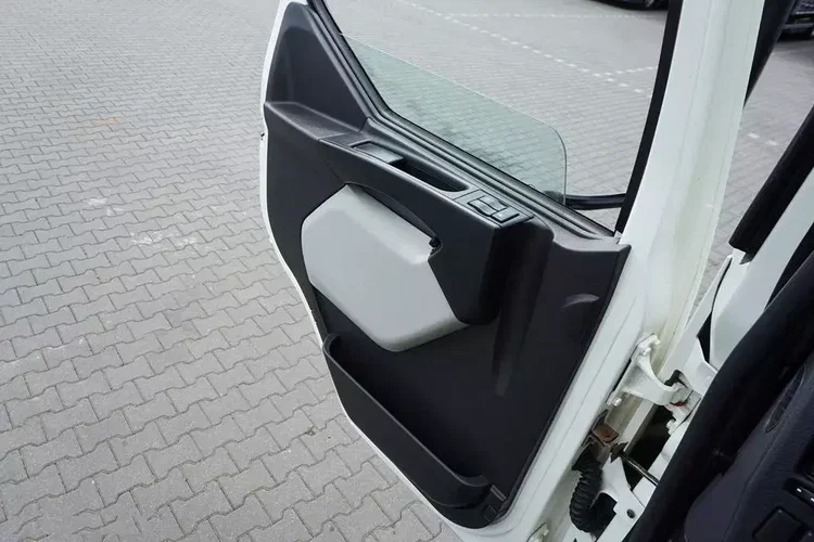 Volvo FL / 280 / EURO 6 / IZOTERMA + WINDA / 18 PALET / ŁAD. 9540 KG zdjęcie 31