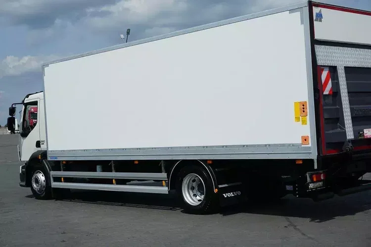 Volvo FL / 280 / EURO 6 / IZOTERMA + WINDA / 18 PALET / ŁAD. 9540 KG zdjęcie 39