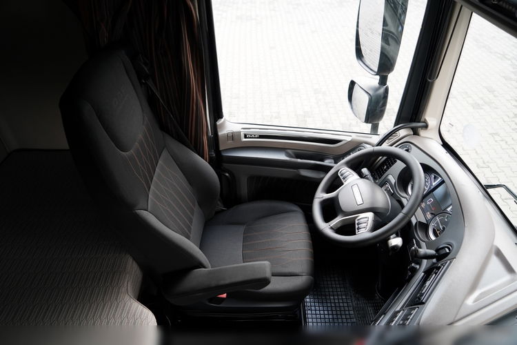 DAF XF 480 / BDF / 6X2 / SSC / KLIMATYZACJA POSTOJOWA / OŚ PODNOSZONA / PO KONTRAKCIE SERWISOWYM zdjęcie 26