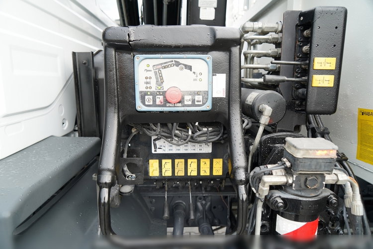 Mercedes -BENZ ATEGO 1629 / 4x4 / WYWROTKA + HDS HIAB 111 B-3  / PILOT /  ROTATOR / WIDŁY DO PALET / MANUAL  zdjęcie 27