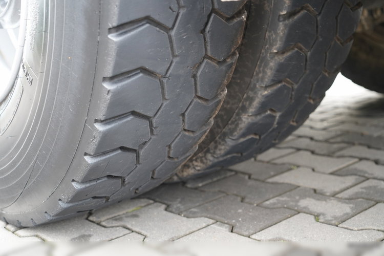 Renault K 480 / 8x4 / WYWROTKA DWUSTRONNA / HYDROBURTA / KLAPODRZWI  / SPROWADZONY / PO KONTRAKCIE SERWISOWYM zdjęcie 33