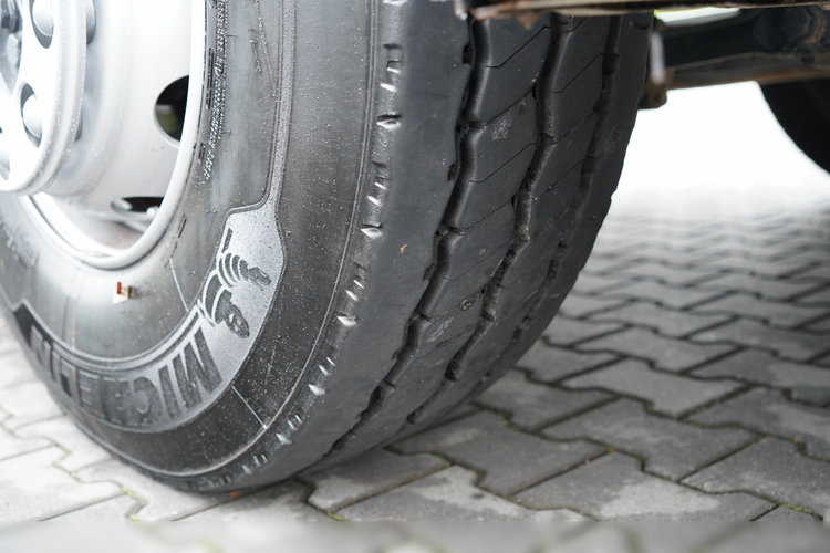 Mercedes AROCS 3243 / 8x4 / WYWROTKA / TYLNOZSYP  MEILLER / HYDROKLAPA / EURO 6  zdjęcie 24