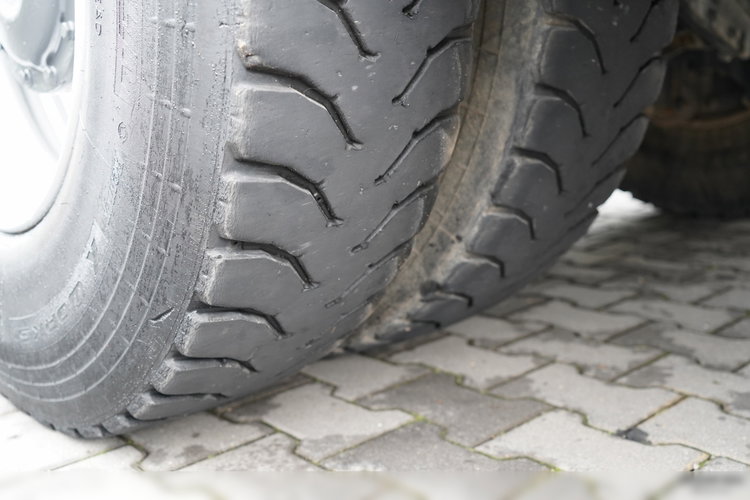 Mercedes AROCS 3243 / 8x4 / WYWROTKA / TYLNOZSYP  MEILLER / HYDROKLAPA / EURO 6  zdjęcie 26