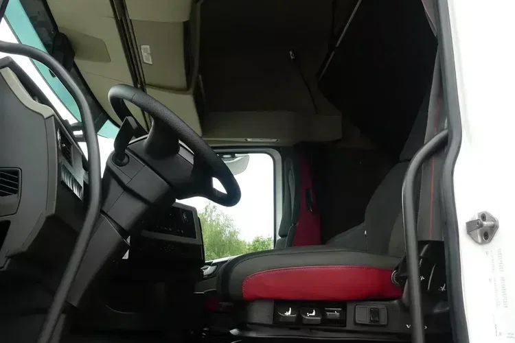 Volvo FH4 460 / EURO 6 / STANDARD / KLIMATYZACJA POSTOJOWA / zdjęcie 23