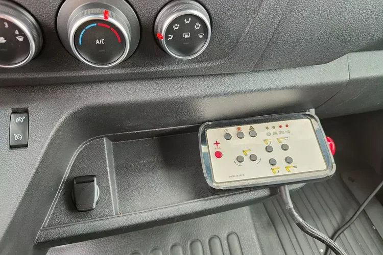 Renault MASTER / PODNOŚNIK KOSZOWY / ZWYŻKA 12M / zdjęcie 22