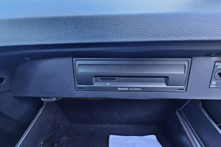 Skoda Octavia Pierwszy właściciel, bluetooth, czujniki parkowania, klimatronik zdjęcie 27