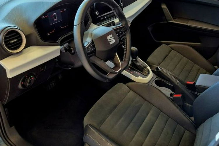 Seat Arona 1szy wł, FV 23%, , alcantara, kamera zdjęcie 9