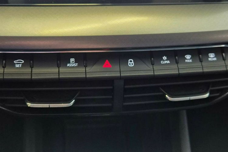 Skoda Octavia Ambition 1szy wł, bezwypadkowy, Gwarancja, VAT 23% Dealer Skody zdjęcie 21