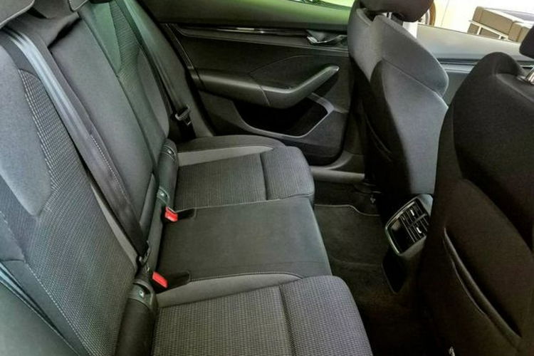 Skoda Octavia Ambition 1szy wł, bezwypadkowy, Gwarancja, VAT 23% Dealer Skody zdjęcie 26