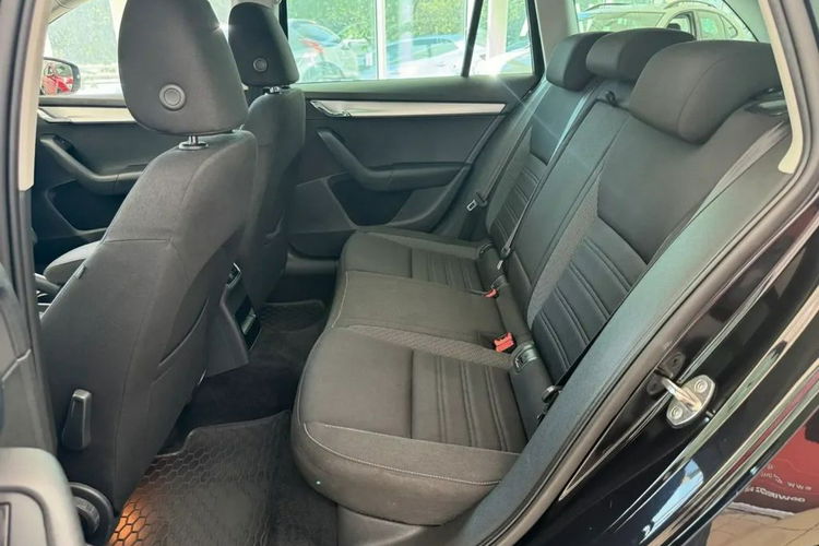 Skoda Octavia Salon PL 1wł Rok Gwarancji FV 23% zdjęcie 9