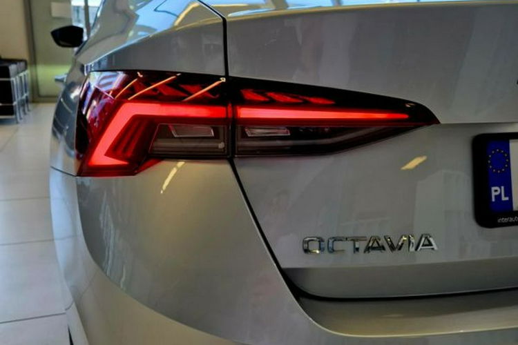 Skoda Octavia Salon PL, 1wł, Full ASO, Rok Gwarancji, Dealer Skody FV zdjęcie 10