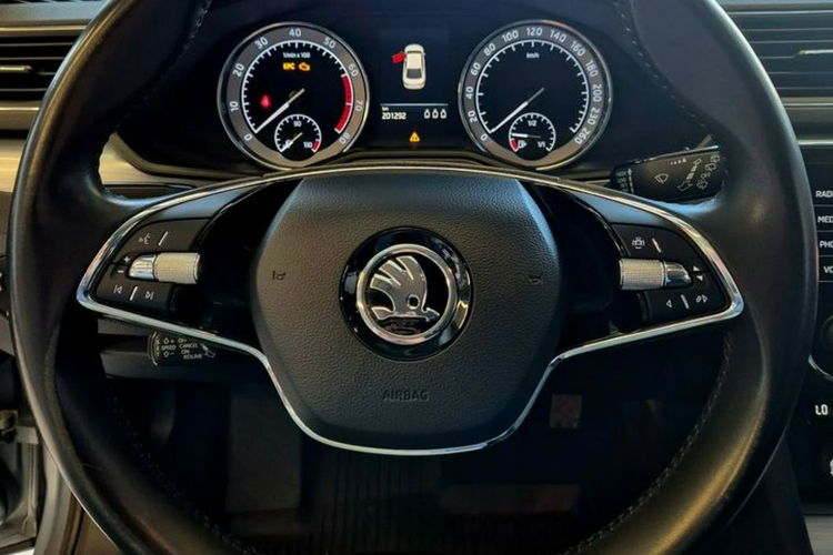 Skoda Superb Salon PL 1wł serwis ASO bezwypadkowy Rok Gwarancji zdjęcie 17