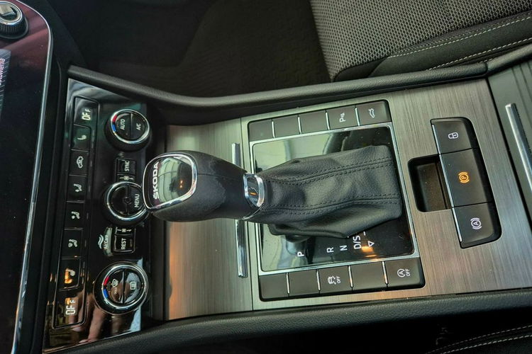 Skoda Superb Salon PL, 1wł, Full ASO, Rok Gwarancji, Dealer Skody FV zdjęcie 23