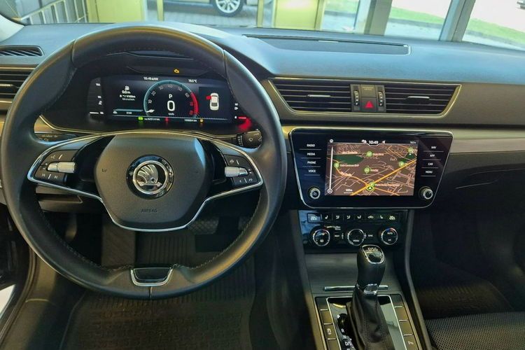 Skoda Superb Salon Pl 1szy wł, bezwypadkowy, Full ASO, Rok Gwarancji, Dealer Skody zdjęcie 23