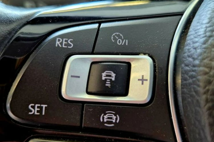 Volkswagen T-Roc Full ASO Rok Gwarancji Autoryzowany Dealer VAT 23% zdjęcie 17