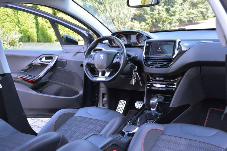 Peugeot 2008 GT-Line Grip Control ledy Navi Panorama Skóry Kamera ALU 17 FULL zdjęcie 17