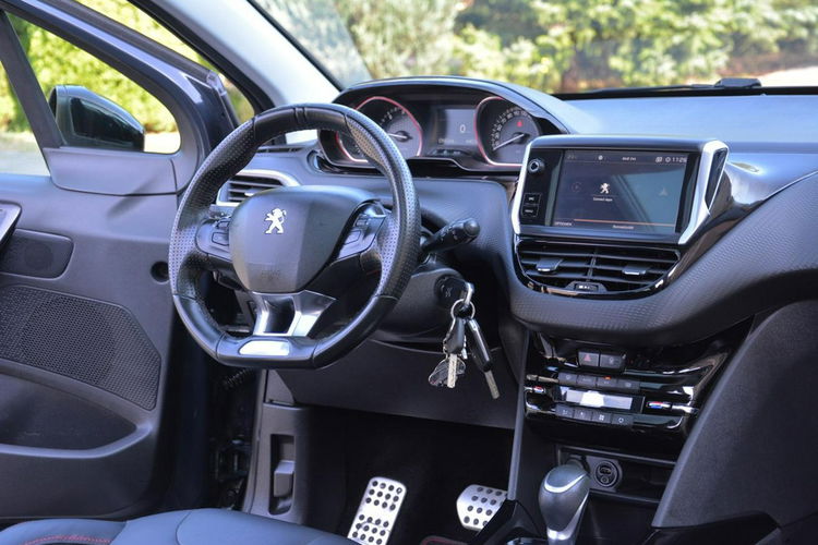 Peugeot 2008 GT-Line Grip Control ledy Navi Panorama Skóry Kamera ALU 17 FULL zdjęcie 18