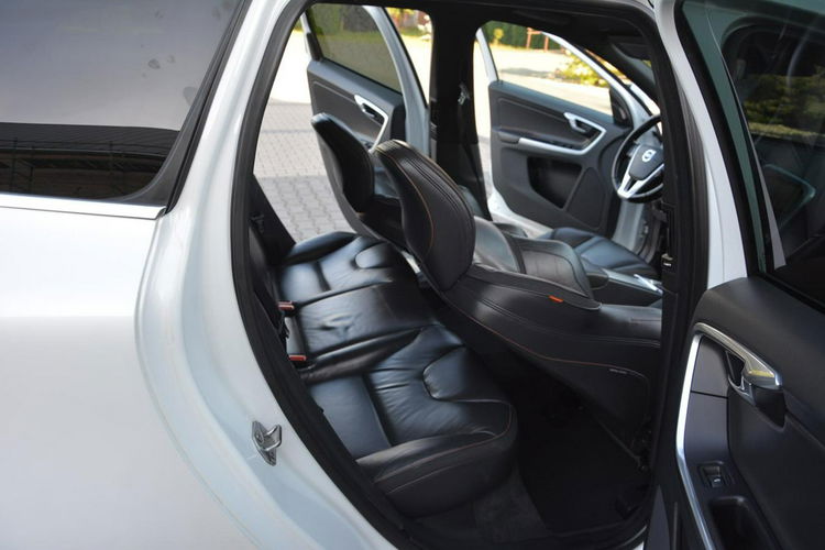 XC 60 Biała Perła Ocean Virtual Xenon Skóry Panorama Ledy Navi ASO Volvo zdjęcie 14