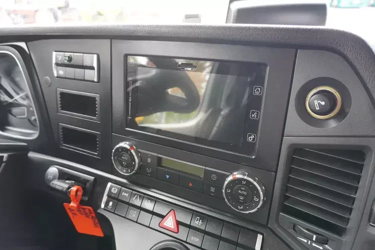 Mercedes Actros 1840 / NOWA ocynkowana laweta 9.2 m / kab. sypialna zdjęcie 24