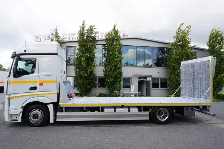 Mercedes Actros 1840 / NOWA ocynkowana laweta 9.2 m / kab. sypialna zdjęcie 8