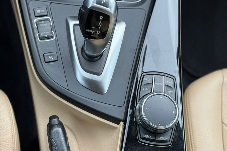 BMW 3GT 320i High Executive zdjęcie 31