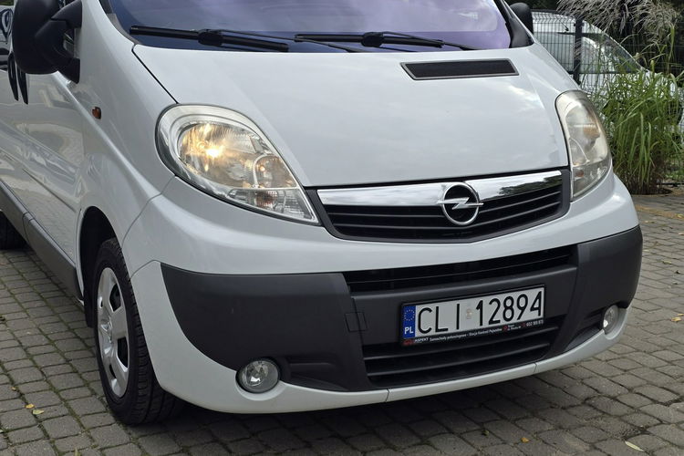 Opel Vivaro 2.0 dCi 8-osobowy / Bezwypadkowy / ZADBANY zdjęcie 10