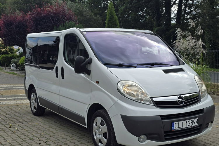 Opel Vivaro 2.0 dCi 8-osobowy / Bezwypadkowy / ZADBANY zdjęcie 2