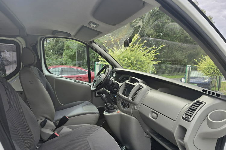 Opel Vivaro 2.0 dCi 8-osobowy / Bezwypadkowy / ZADBANY zdjęcie 6