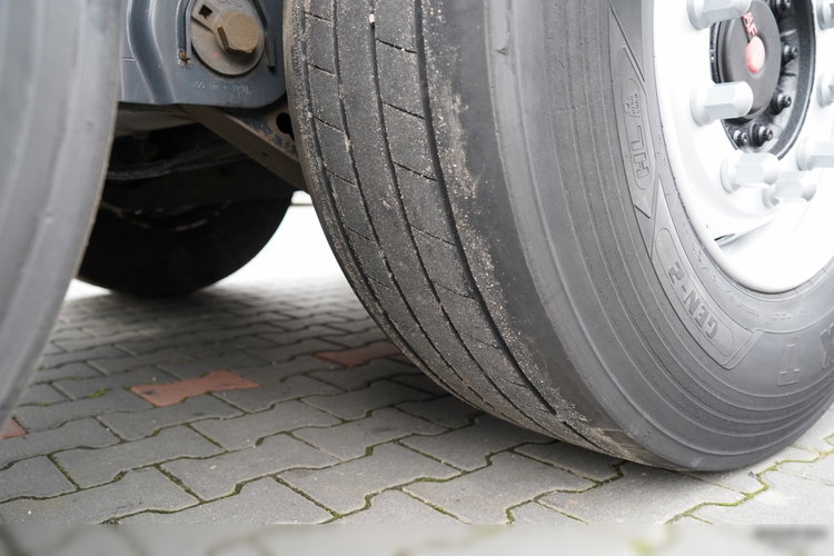 Wielton / FIRANKA STANDARD / MULDA DO STALI - 9 M  / OŚ PODNOSZONA / SAF / DACH PODNOSZONY / zdjęcie 22