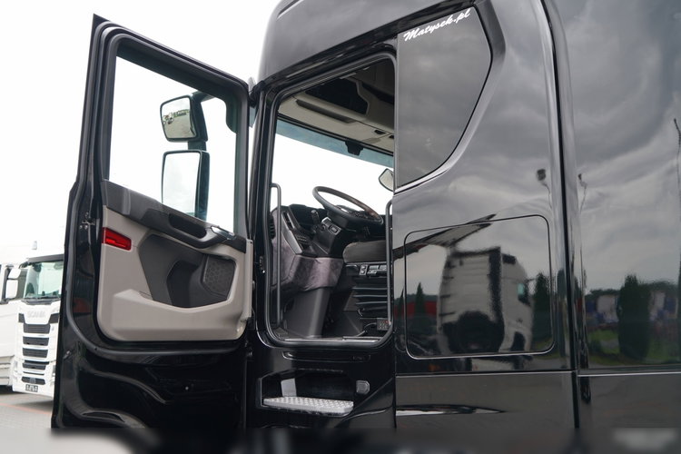 Scania S 500 / RETARDER / KLIMATYZACJA POSTOJOWA / NAVI / PO KONTRAKCIE SERWISOWYM zdjęcie 18