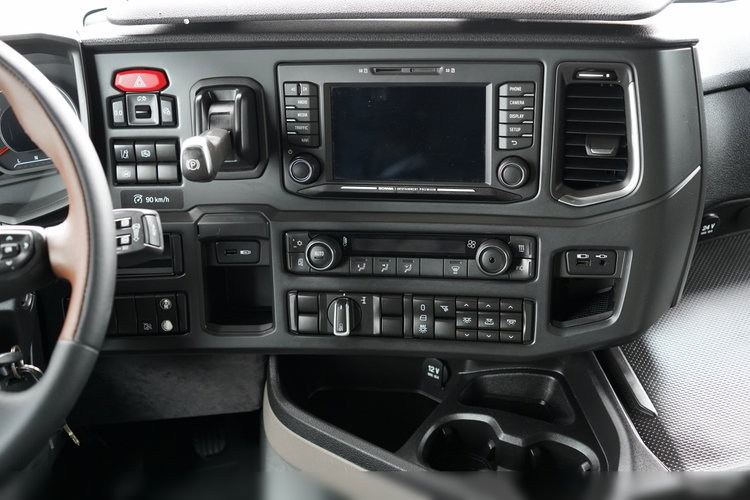 Scania S 500 / RETARDER / KLIMATYZACJA POSTOJOWA / NAVI / PO KONTRAKCIE SERWISOWYM zdjęcie 25