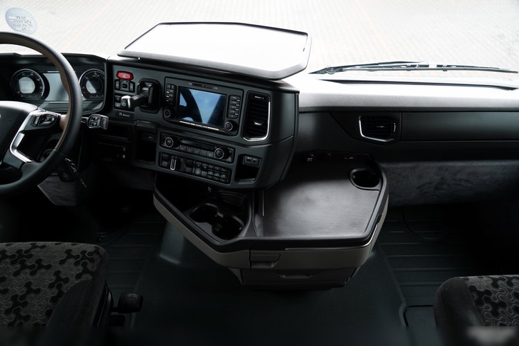 Scania S 500 / RETARDER / KLIMATYZACJA POSTOJOWA / NAVI / PO KONTRAKCIE SERWISOWYM zdjęcie 26
