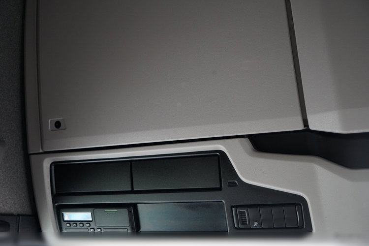 Scania S 500 / RETARDER / KLIMATYZACJA POSTOJOWA / NAVI / PO KONTRAKCIE SERWISOWYM zdjęcie 28