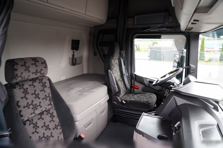 Scania S 500 / RETARDER / KLIMATYZACJA POSTOJOWA / NAVI / PO KONTRAKCIE SERWISOWYM zdjęcie 33