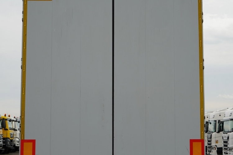 Wielton / FIRANKA / STANDARD / OŚ PODNOSZONA / PLANDEKA ZBROJONA zdjęcie 12