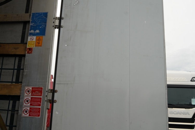 Wielton / FIRANKA / STANDARD / OŚ PODNOSZONA / PLANDEKA ZBROJONA zdjęcie 14