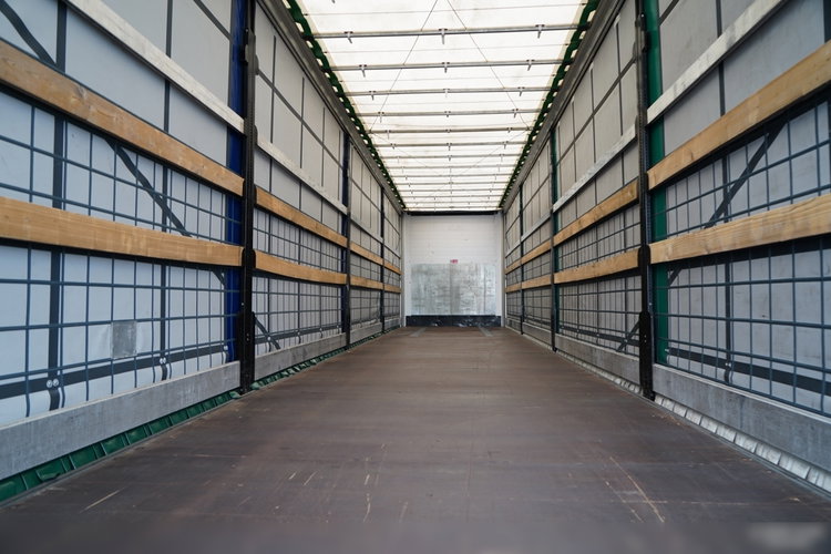 Wielton / FIRANKA / STANDARD / OŚ PODNOSZONA / PLANDEKA ZBROJONA zdjęcie 15