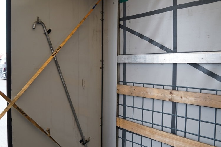 Wielton / FIRANKA / STANDARD / OŚ PODNOSZONA / PLANDEKA ZBROJONA zdjęcie 20